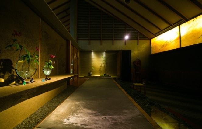 Phòng kiểu Nhật – Tây có bồn tắm ngoài trời